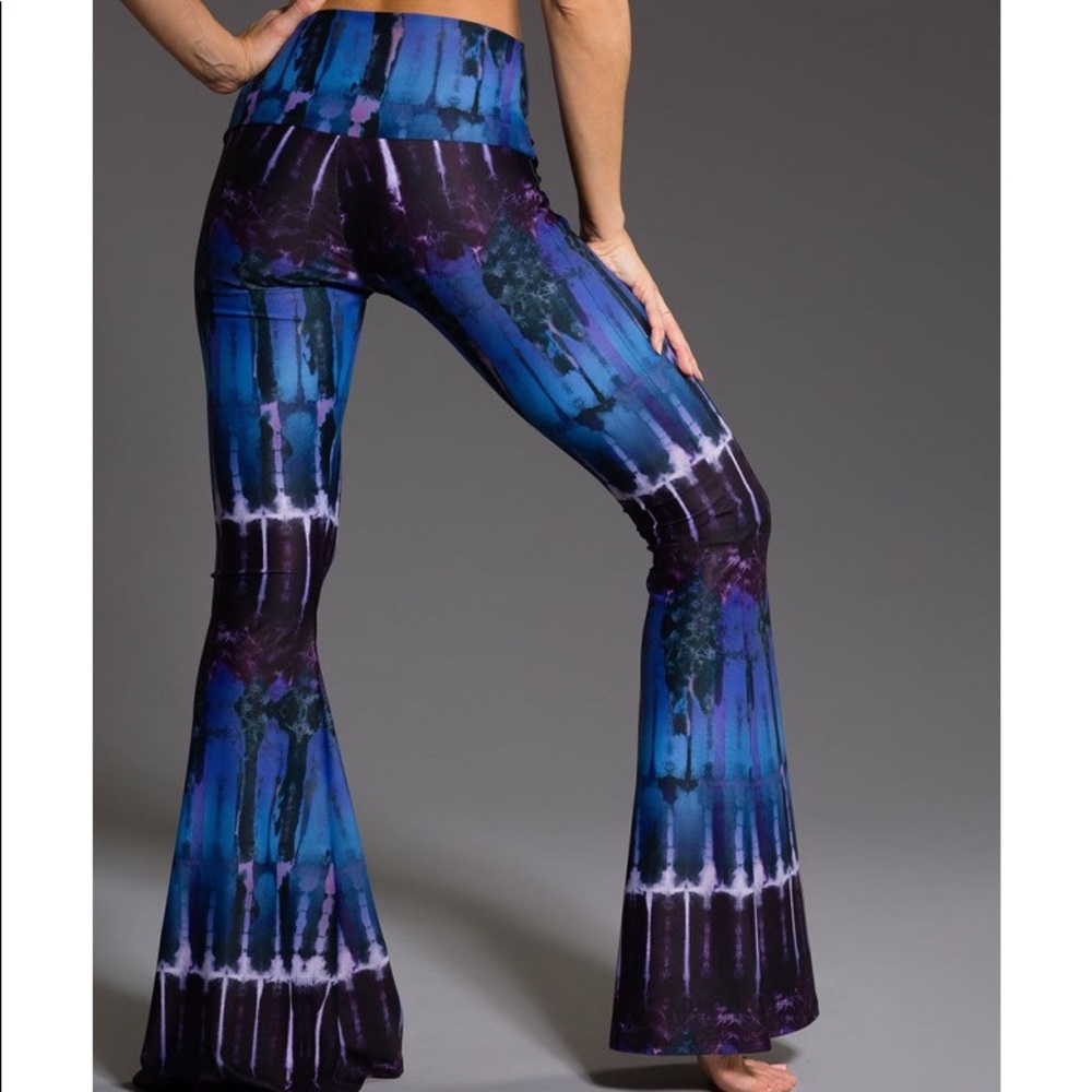 Onzie Bell Flare pant in Late Night print